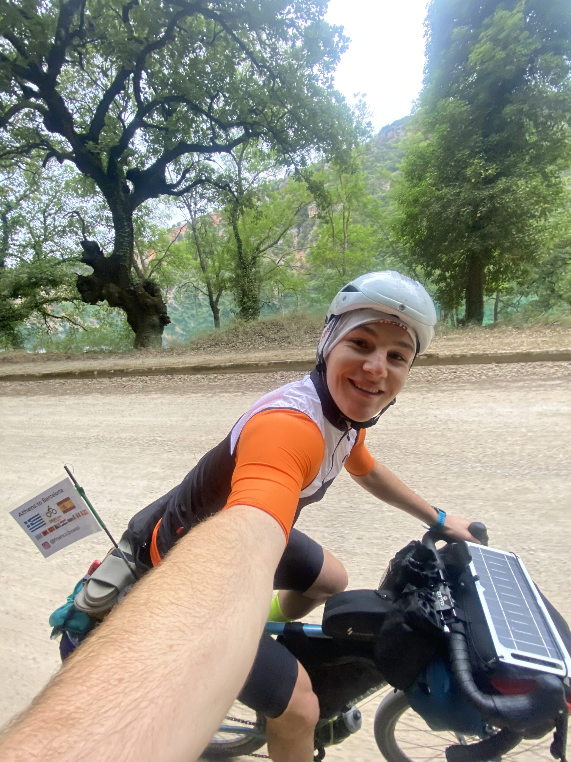 pedaleando desde Atenas a Barcelona